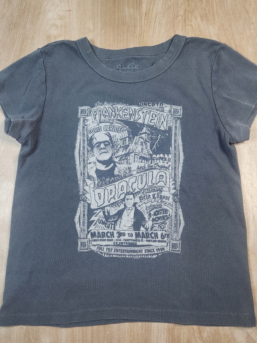 John Galt Womens Ribbed Grey Graphic Tee with Vintage Horror Print Size M